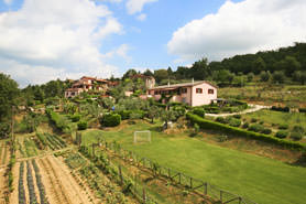 agriturismo in umbria con piscina